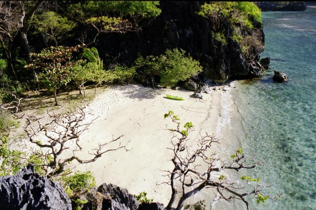 Sangat Island Dive Resort Coron Exterior photo